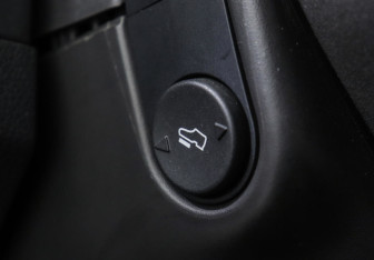 Подержанный автомобиль Ford Explorer 2015 года (11 фото)