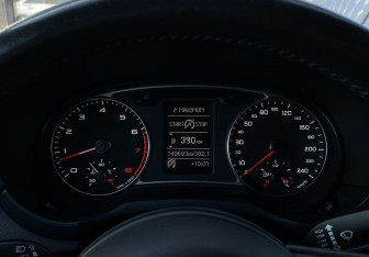 Подержанный автомобиль Audi A1 2013 года (22 фото)