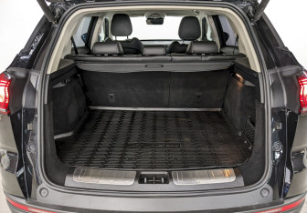 Подержанный автомобиль Geely Atlas Pro 2023 года (10 фото)