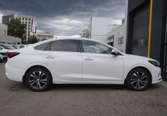 Подержанный автомобиль Changan Eado Plus 2023 года (4 фото)