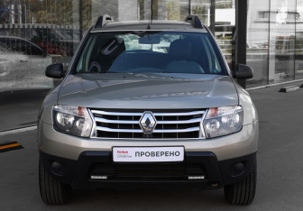 Подержанный автомобиль Renault Duster 2012 года (2 фото)