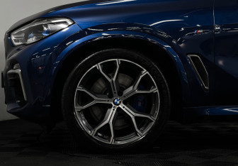 Подержанный автомобиль BMW X5 2018 года (7 фото)