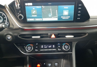 Подержанный автомобиль Hyundai Sonata 2020 года (14 фото)