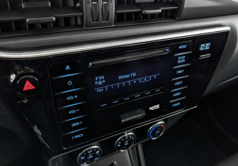 Подержанный автомобиль Toyota Corolla Sedan 2017 года (21 фото)