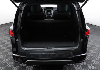 Подержанный автомобиль Lexus LX 2022 года (10 фото)