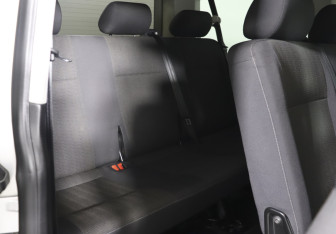 Подержанный автомобиль Volkswagen Caravelle 2015 года (14 фото)