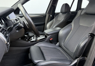 Подержанный автомобиль BMW X3 2020 года (10 фото)