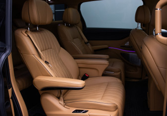 Подержанный автомобиль Voyah Dream 2023 года (9 фото)