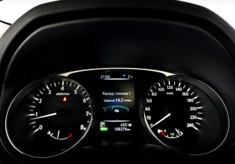 Подержанный автомобиль Nissan X-Trail 2015 года (13 фото)