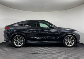 Подержанный автомобиль BMW X6 2020 года (6 фото)