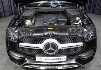 Подержанный автомобиль Mercedes-Benz GLE 2020 года (9 фото)