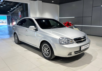 Подержанный автомобиль Chevrolet Lacetti Sedan 2008 года (3 фото)