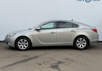 Подержанный автомобиль Opel Insignia Sedan 2011 года (8 фото)