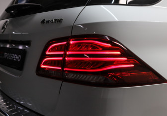 Подержанный автомобиль Mercedes-Benz GLE 2015 года (31 фото)