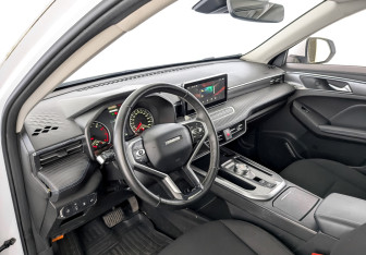 Подержанный автомобиль Haval Jolion 2023 года (16 фото)