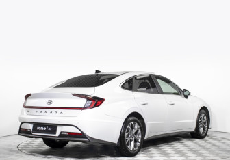 Подержанный автомобиль Hyundai Sonata 2020 года (5 фото)