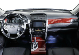 Подержанный автомобиль Toyota Camry Sedan 2012 года (10 фото)