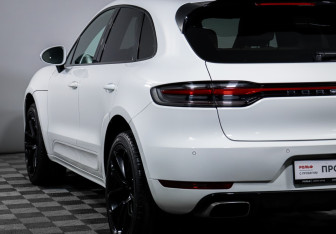 Подержанный автомобиль Porsche Macan 2019 года (19 фото)