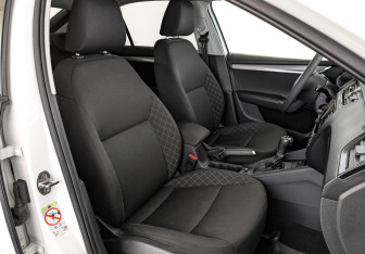 Подержанный автомобиль Skoda Octavia Liftback 2019 года (24 фото)