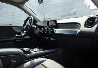Подержанный автомобиль Mercedes-Benz GLB 2020 года (12 фото)