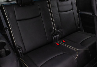 Подержанный автомобиль Infiniti QX60 2017 года (12 фото)