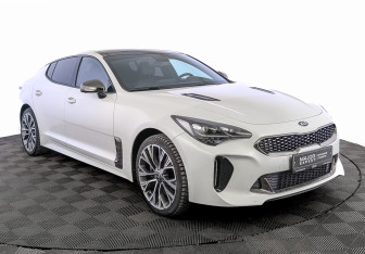 Подержанный автомобиль Kia Stinger 2018 года (3 фото)