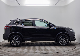Подержанный автомобиль Nissan Qashqai 2021 года (6 фото)