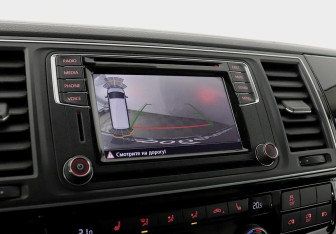 Подержанный автомобиль Volkswagen Multivan 2016 года (11 фото)