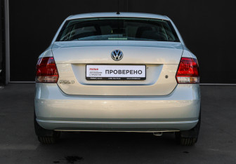 Подержанный автомобиль Volkswagen Polo Sedan 2012 года (5 фото)