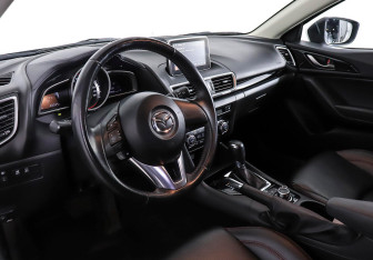 Подержанный автомобиль Mazda 3 Hatchback 2014 года (8 фото)