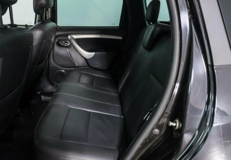 Подержанный автомобиль Nissan Terrano 2014 года (11 фото)