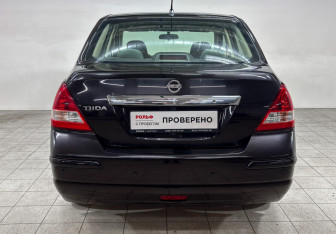 Подержанный автомобиль Nissan Tiida Sedan 2013 года (6 фото)