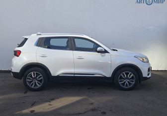 Подержанный автомобиль Chery Tiggo 4 2022 года (4 фото)