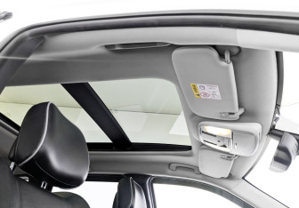 Подержанный автомобиль Jeep Grand Cherokee 2012 года (24 фото)