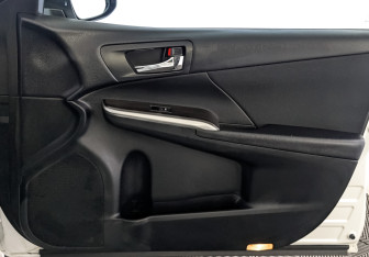 Подержанный автомобиль Toyota Camry Sedan 2015 года (25 фото)