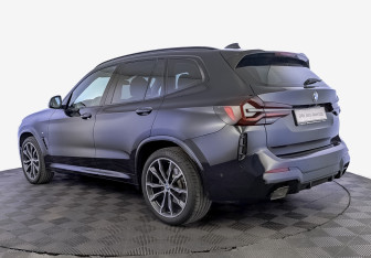 Подержанный автомобиль BMW X3 2024 года (7 фото)