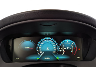 Подержанный автомобиль Jaguar F-Pace 2017 года (18 фото)