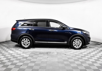 Подержанный автомобиль Kia Sorento 2019 года (4 фото)