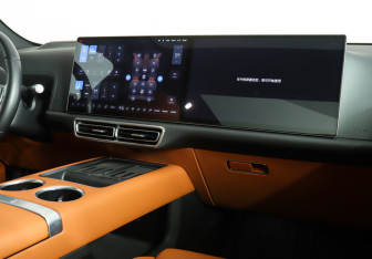 Подержанный автомобиль LiXiang L7 2024 года (16 фото)