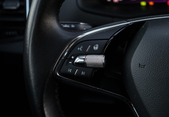 Подержанный автомобиль Skoda Karoq 2021 года (26 фото)