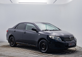 Подержанный автомобиль Toyota Corolla Sedan 2008 года (7 фото)