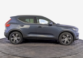Подержанный автомобиль Volvo XC40 2021 года (4 фото)