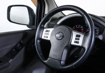 Подержанный автомобиль Nissan Pathfinder 2010 года (14 фото)
