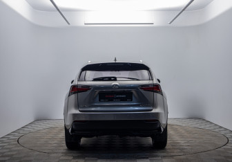 Подержанный автомобиль Lexus NX 2015 года (6 фото)