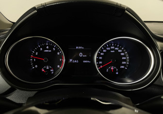 Подержанный автомобиль Kia Ceed Hatchback 2019 года (11 фото)