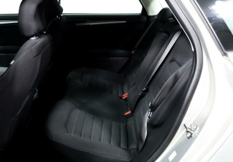 Подержанный автомобиль Ford Mondeo Sedan 2017 года (9 фото)