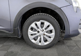 Подержанный автомобиль Kia Rio Hatchback 2021 года (18 фото)