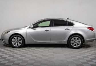 Подержанный автомобиль Opel Insignia Liftback 2012 года (8 фото)