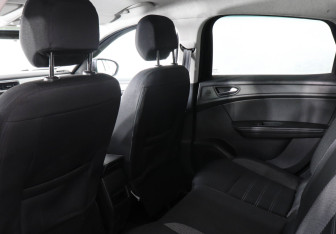 Подержанный автомобиль Renault Arkana 2019 года (12 фото)