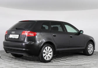 Подержанный автомобиль Audi A3 Hatchback 2011 года (5 фото)